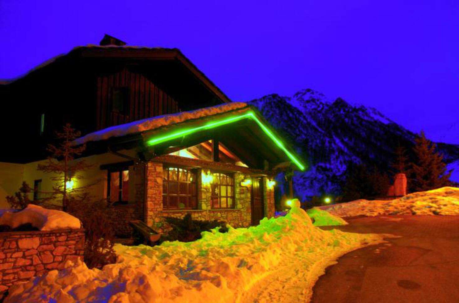 HOTEL DES ALPS - Notturno HOTEL DES ALPS - Notturno