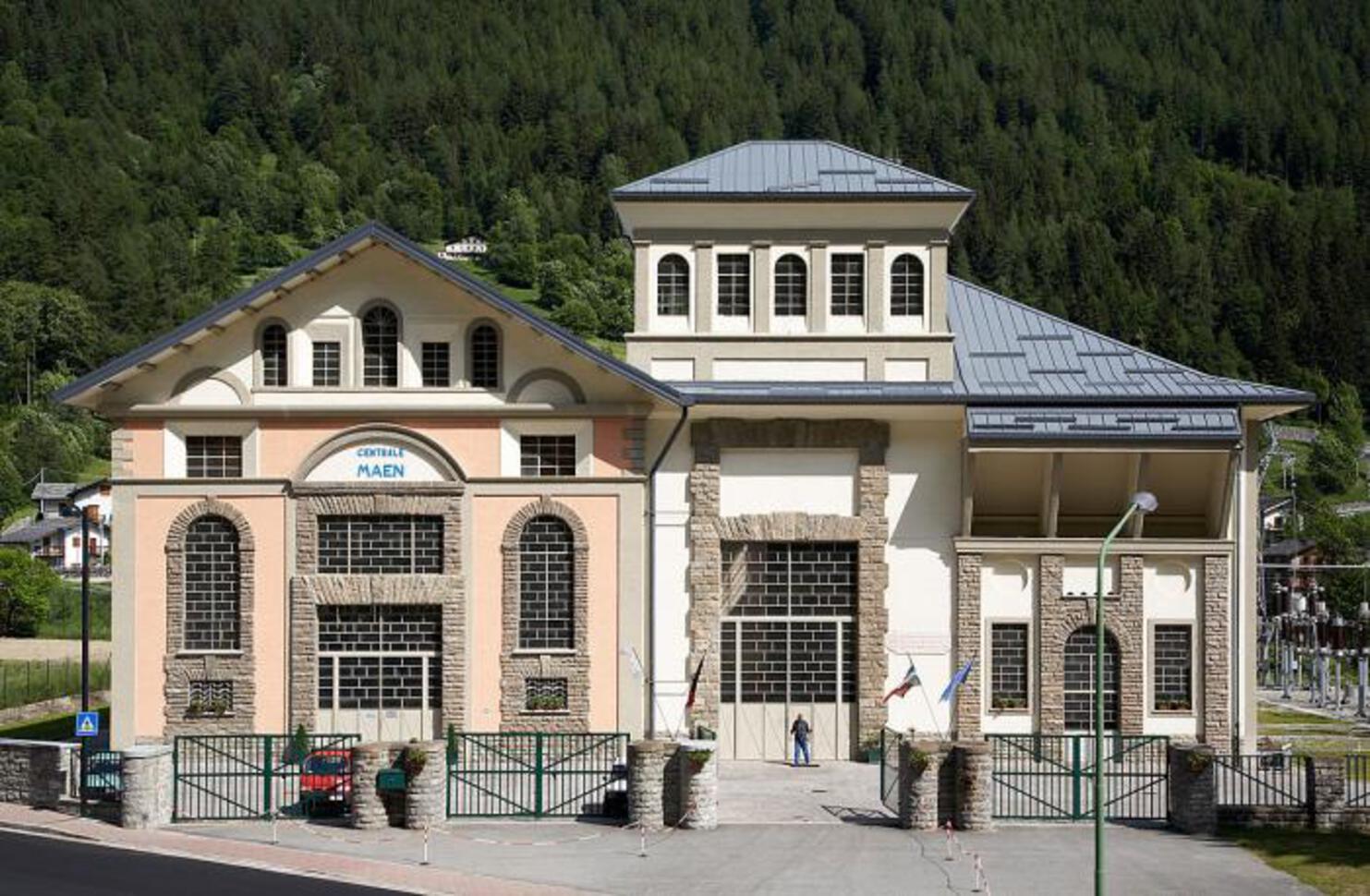 CENTRALE IDROELETTRICA - Facciata anteriore CENTRALE IDROELETTRICA - Facciata anteriore