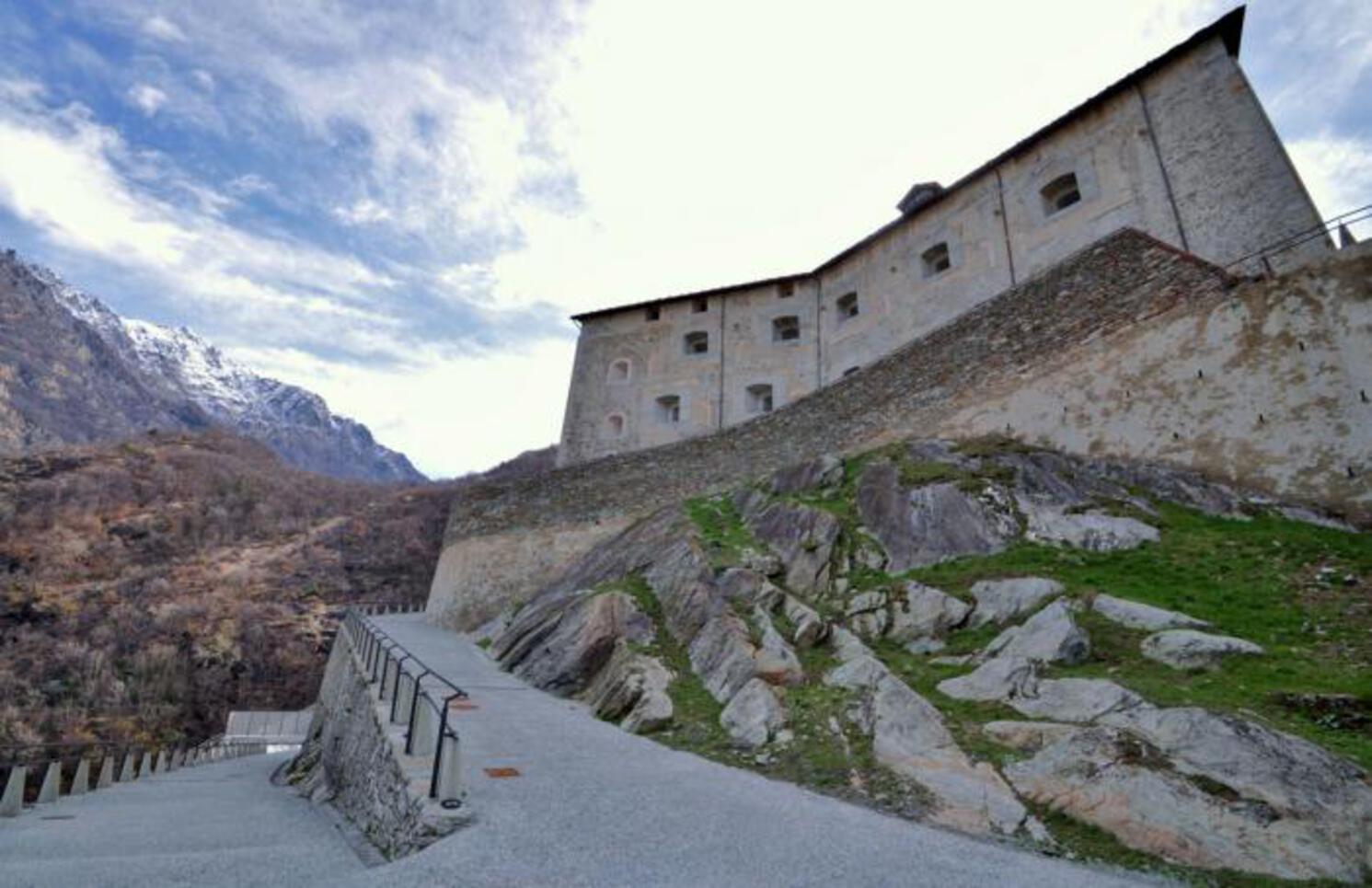 FORTE DI BARD - Pedonale Nord FORTE DI BARD - Pedonale Nord
