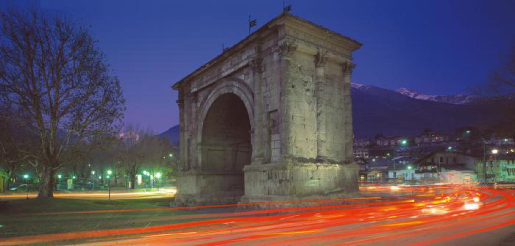 ARCO D'AUGUSTO - Notturno ARCO D'AUGUSTO - Notturno
