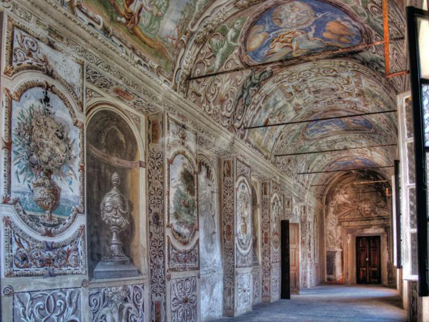 CASTELLO VALLAISE - Galleria affrescata CASTELLO VALLAISE - Galleria affrescata
