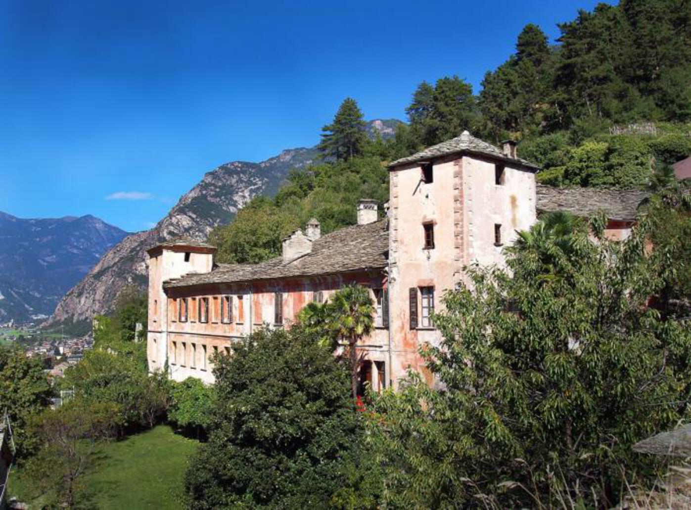 CASTELLO VALLAISE - Esterni CASTELLO VALLAISE - Esterni