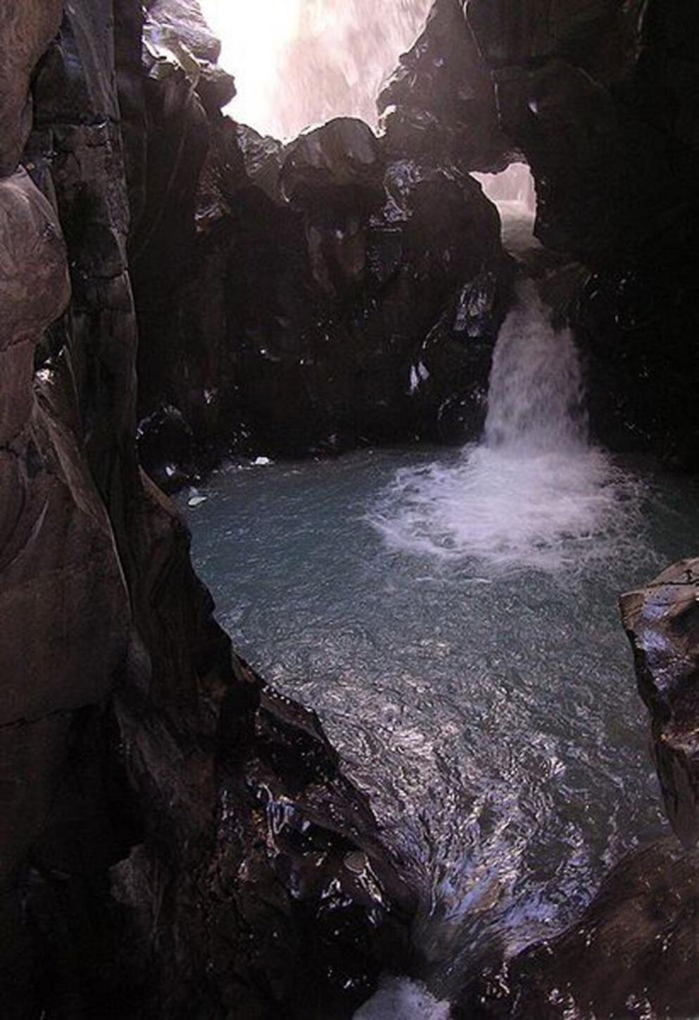 GOUFFRE DES BUSSERAILLES - Salto d'acqua GOUFFRE DES BUSSERAILLES - Salto d'acqua