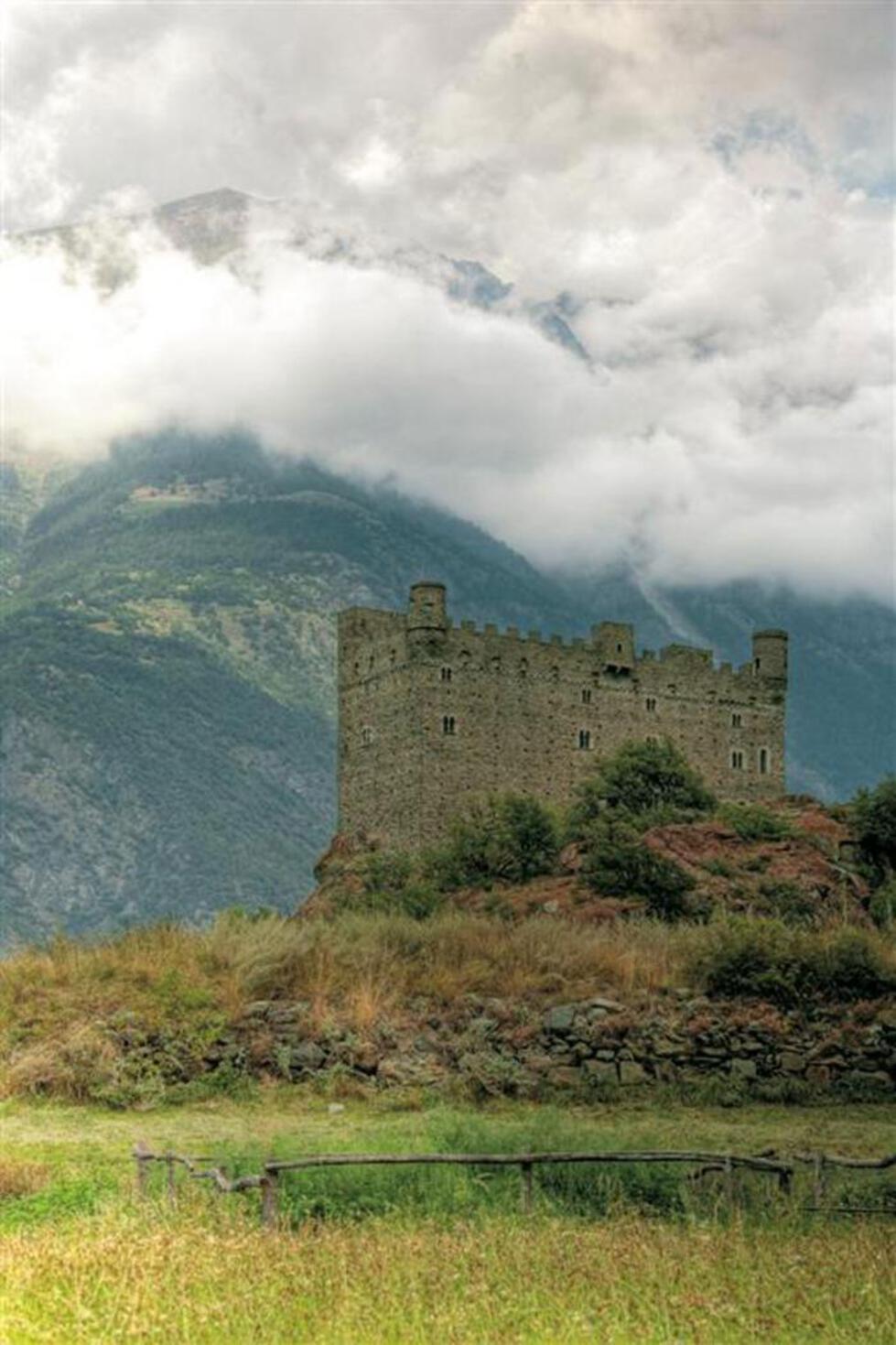 CASTELLO USSEL - Atmosfera CASTELLO USSEL - Atmosfera
