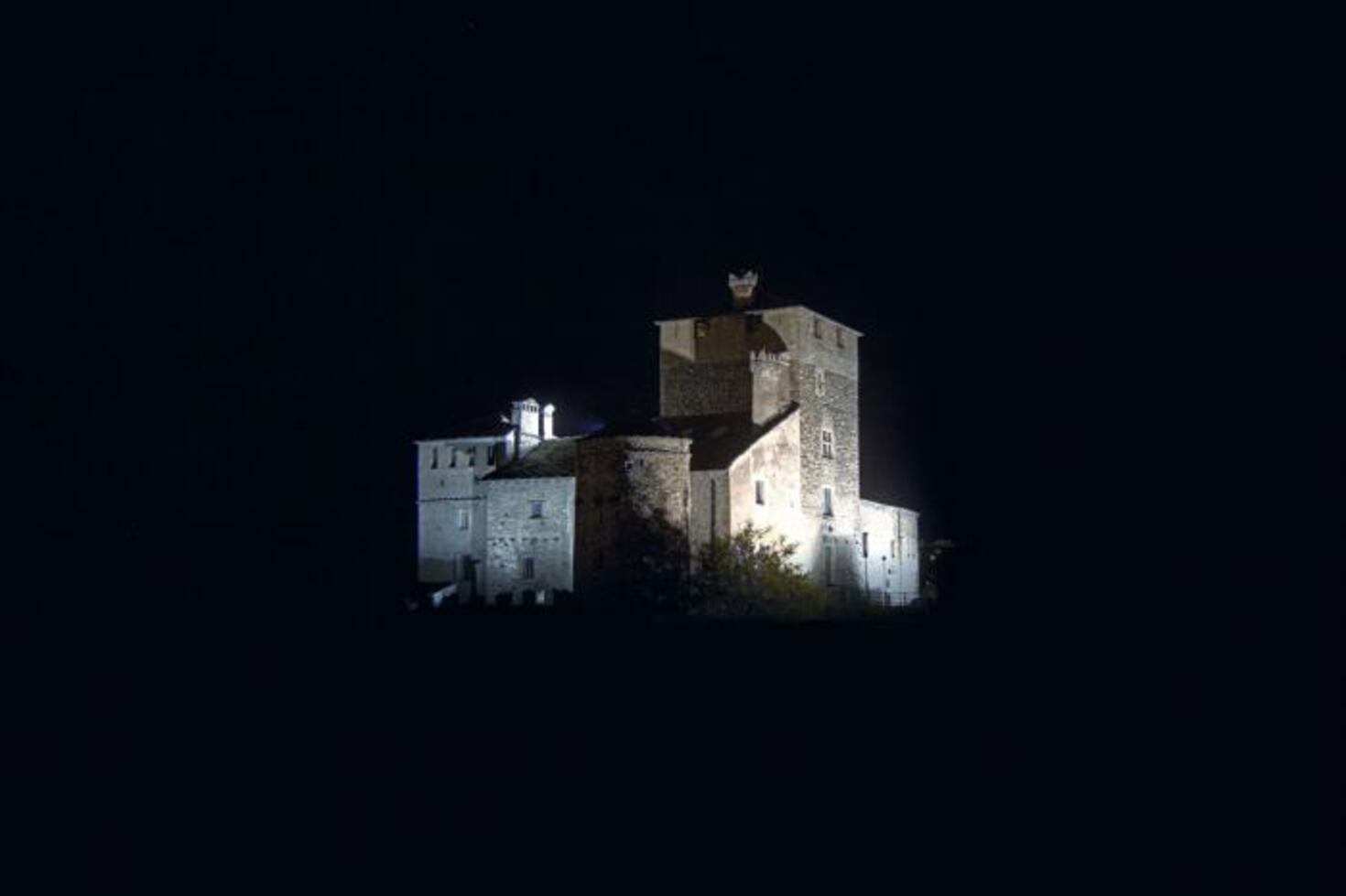 CASTELLO SARRIOD DE LA TOUR - Notturno CASTELLO SARRIOD DE LA TOUR - Notturno