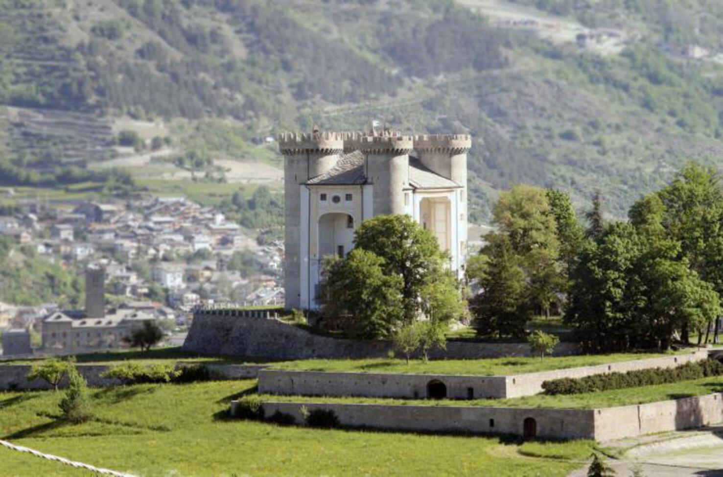 CASTELLO AYMAVILLES - Contesto CASTELLO AYMAVILLES - Contesto