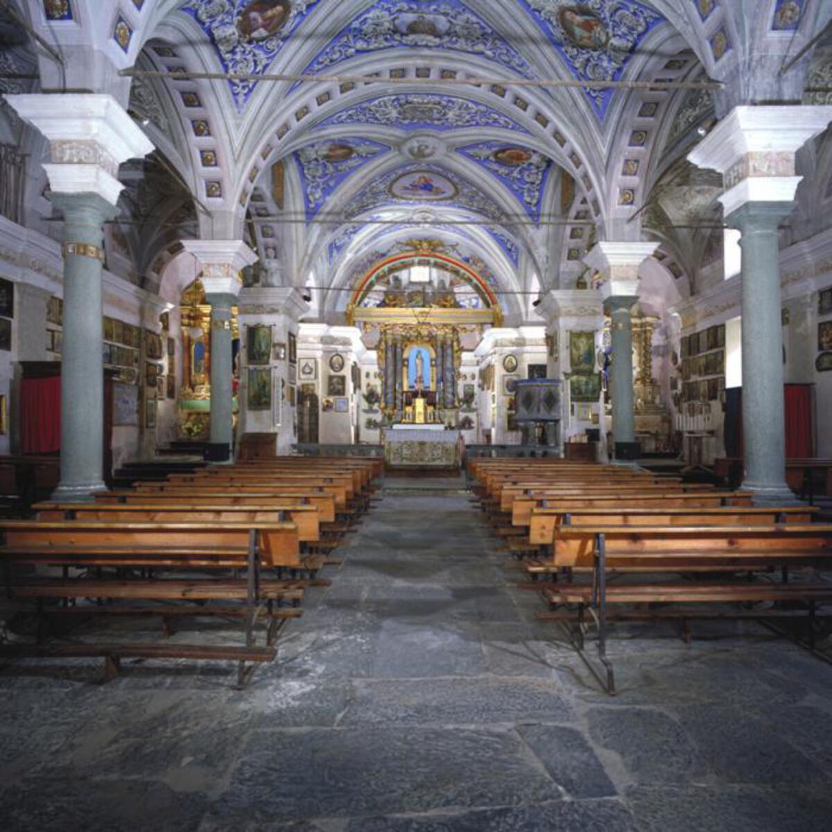 SANTUARIO NOTRE-DAME-DES-NEIGES - Interni SANTUARIO NOTRE-DAME-DES-NEIGES - Interni