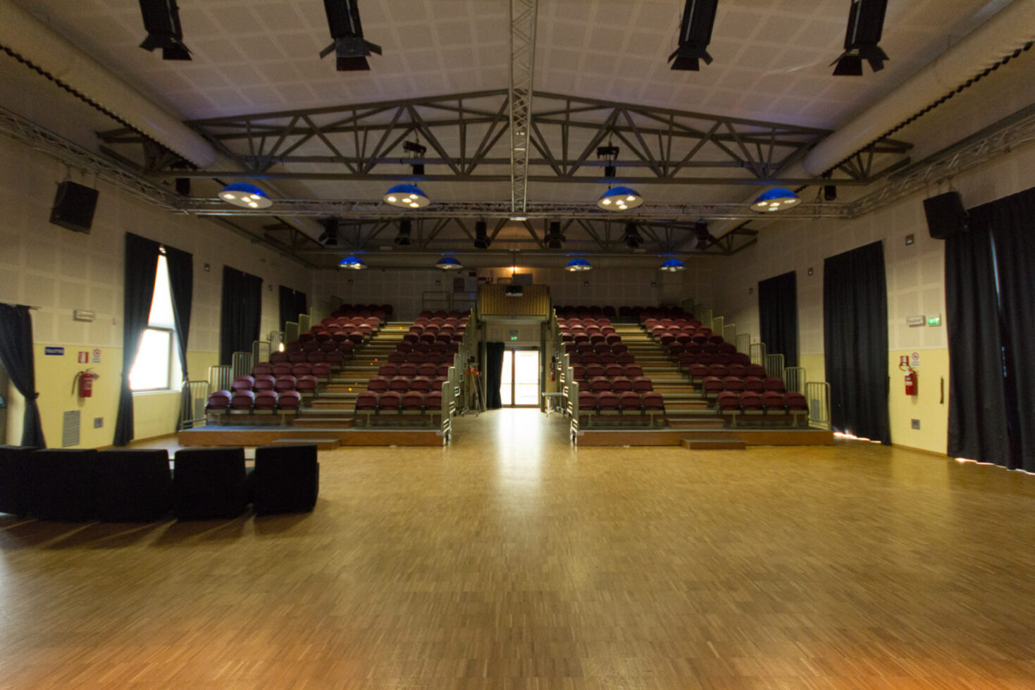 CITTADELLA DEI GIOVANI - Spalti auditorium CITTADELLA DEI GIOVANI - Spalti auditorium
